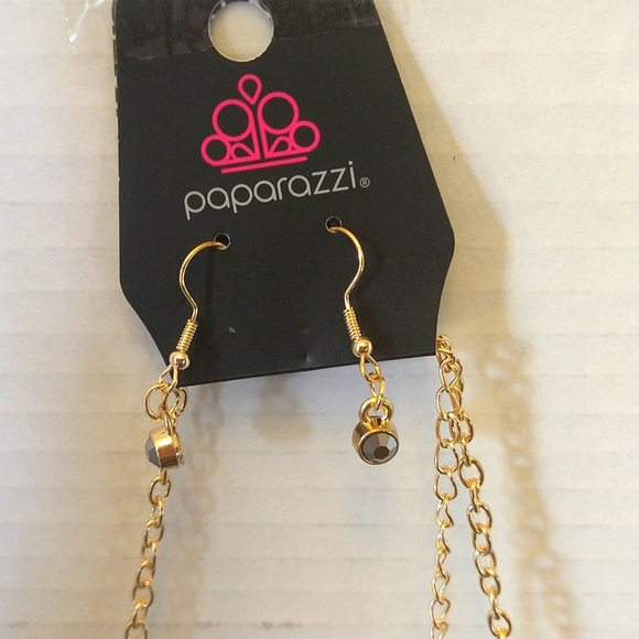 NWT. Paparazzi earring and necklace set. (N115) - Picture 2 of 3